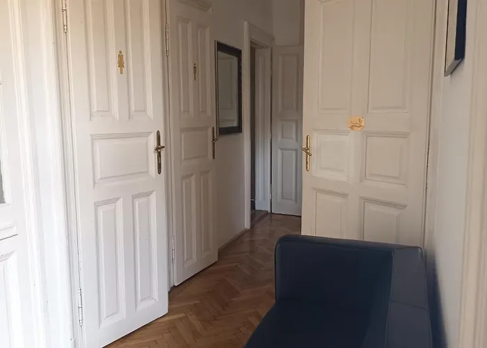 Klauzal Hostel